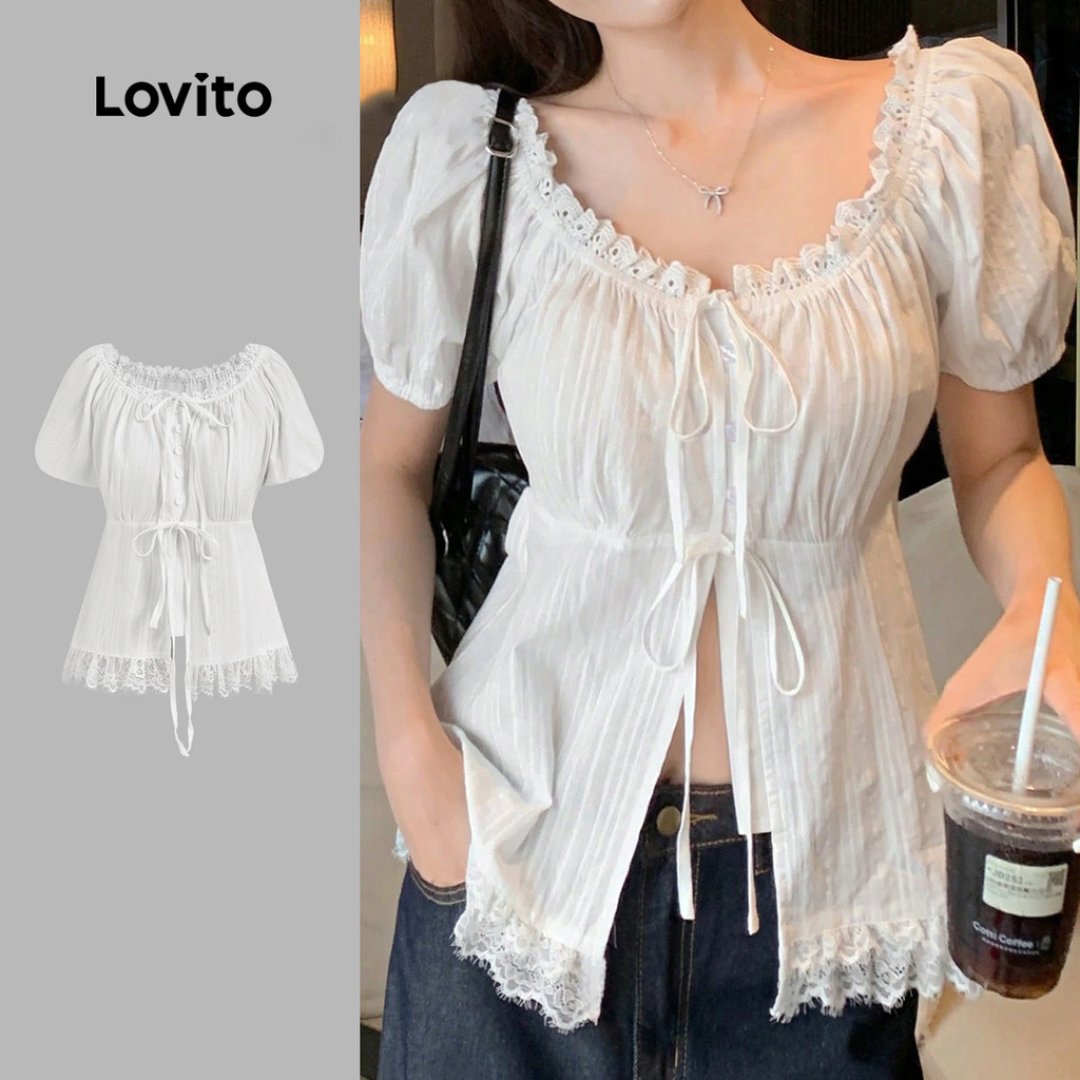 Lovito Blusa Branca De Verão Para Uso Diário Com Mangas Bufantes Curtas Amarração Nas Costas Detalhes Em Renda Vazada Cintura Império E Fenda Frontal Para Férias Na Primavera/verão Feminina Bordado LR23A465