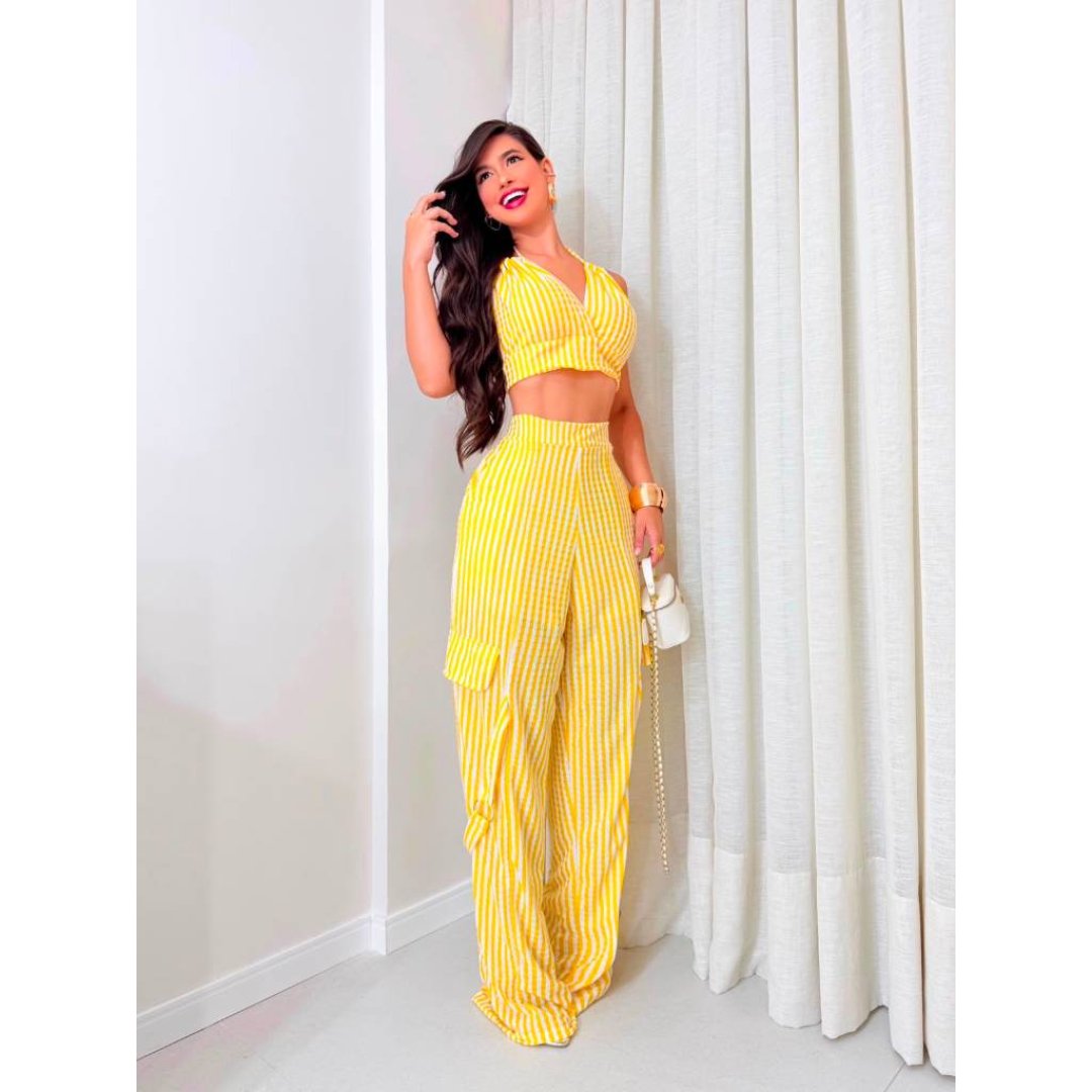 Conjunto Feminino Listrado Amarelo | Cropped Decote V + Calça Pantalona | Moda Verão Elegante